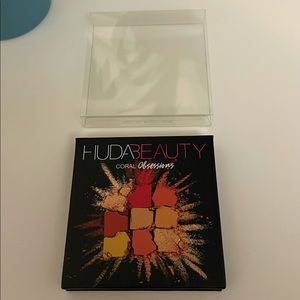 Huda Beauty Coral Obsessions Mini Palette